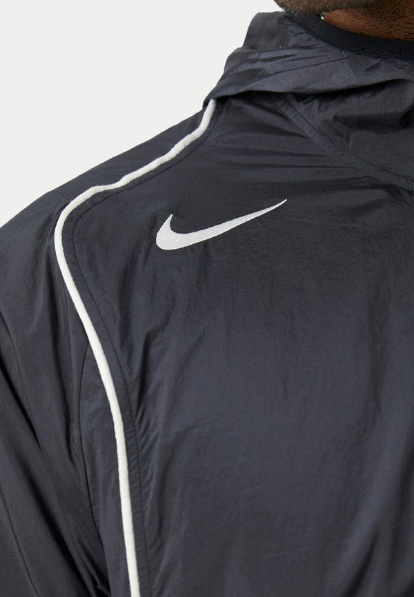 Nike Performance