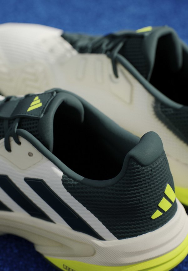 adidas Performance BARRICADE 13