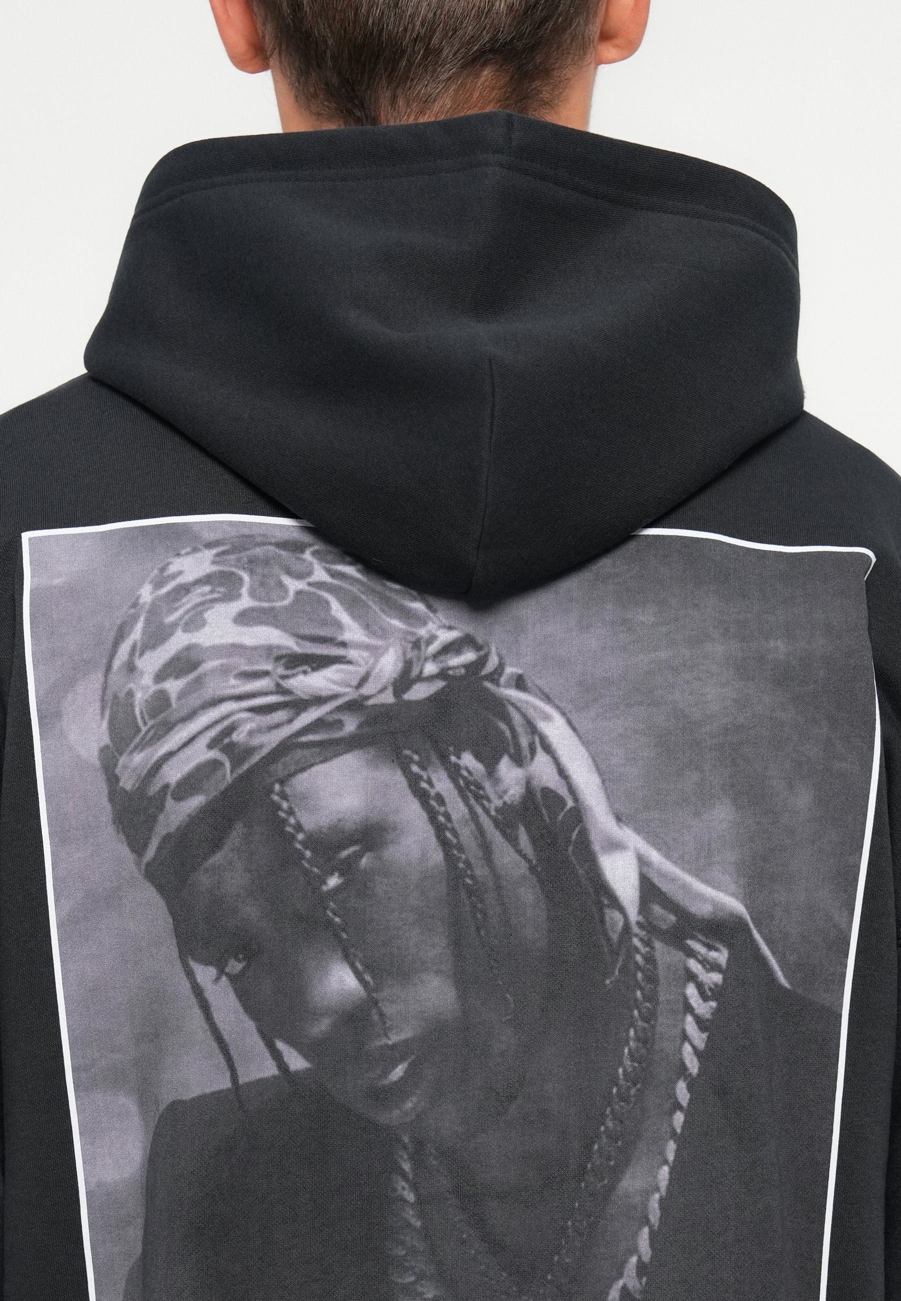 ONSTRAVIS SCOTT HOODIE Media 6