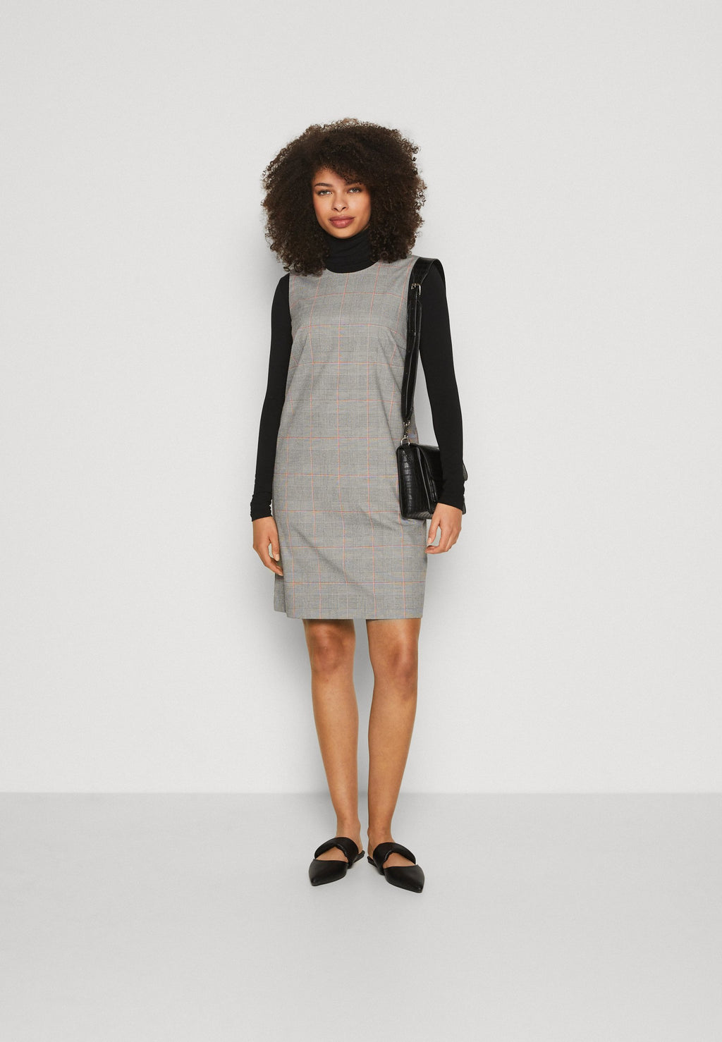 SHIFT DRESS Media 4
