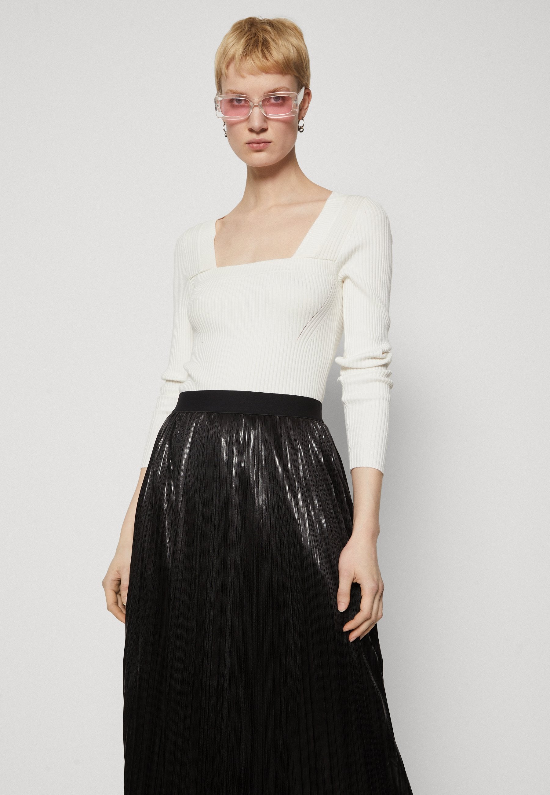 ONLSNOW PLEAT SKIRT Media 5