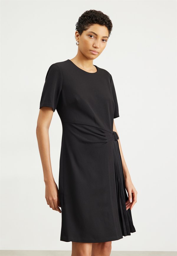 DKNY JEWEL NECK