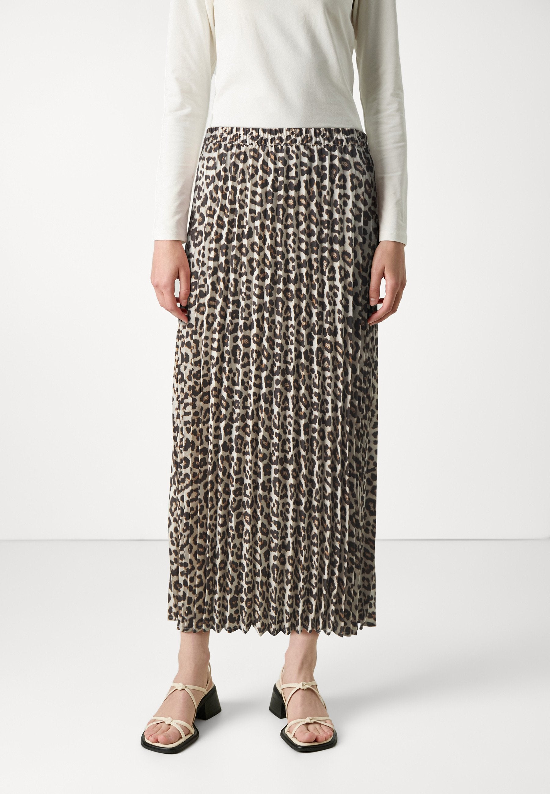 ONLALMA LIFE SKIRT Media 3