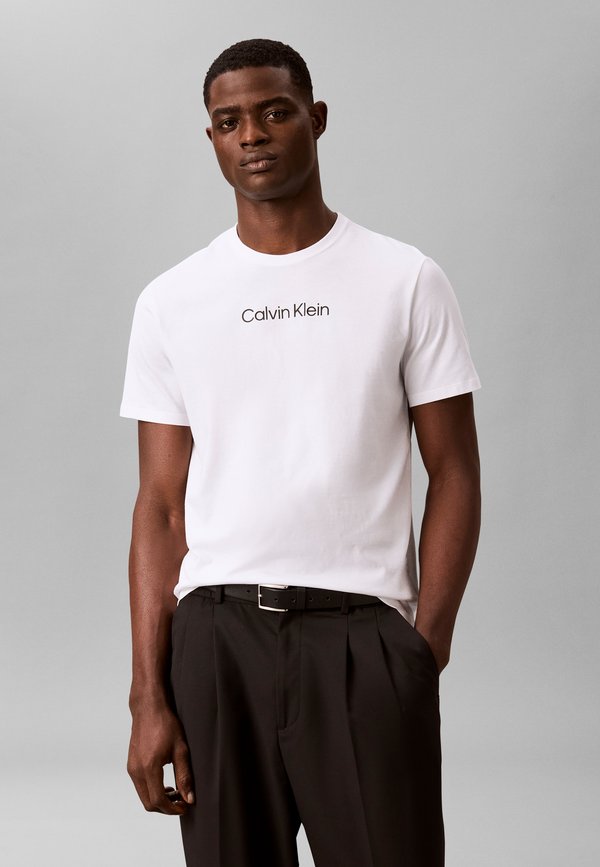 Calvin Klein STANDARD LOGO CREWNECK TEE - Basic T-shirt - bright white