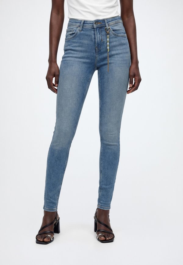 ONLY ONLWAUW MID WAIST CHARM - Jeans Skinny Fit - light blue denim