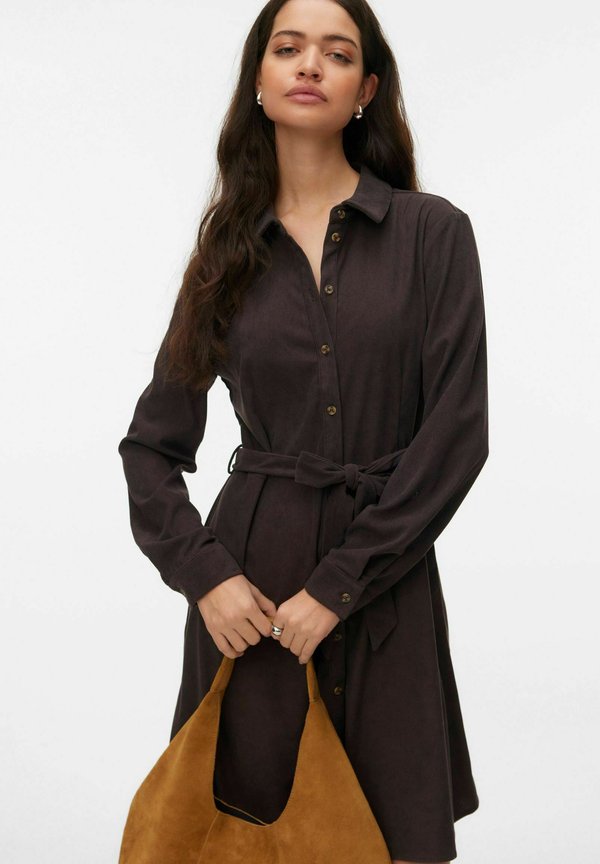 Vero Moda VMVILJA Short Corduroy - Shirt dress - chocolate torte