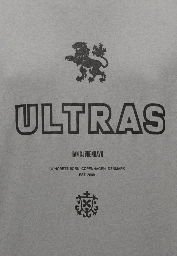 Han Kjøbenhavn ULTRAS OVERSIZED TEE