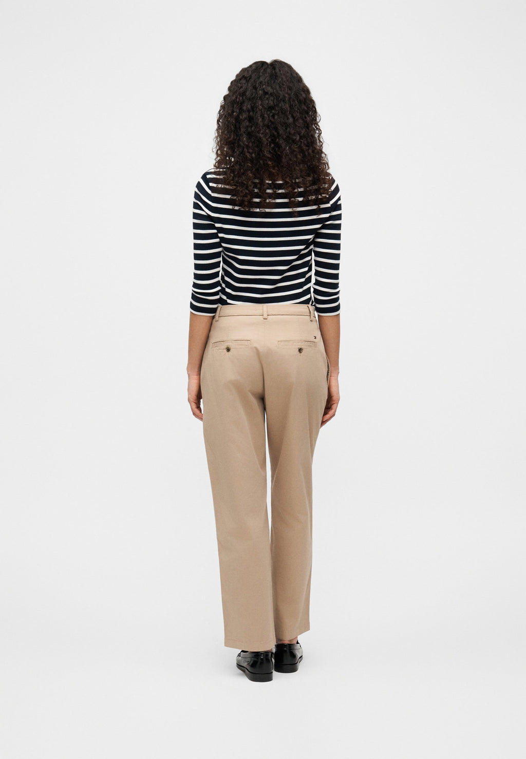 WASHED SLIM STRAIGHT LEG CHINOS Media 4