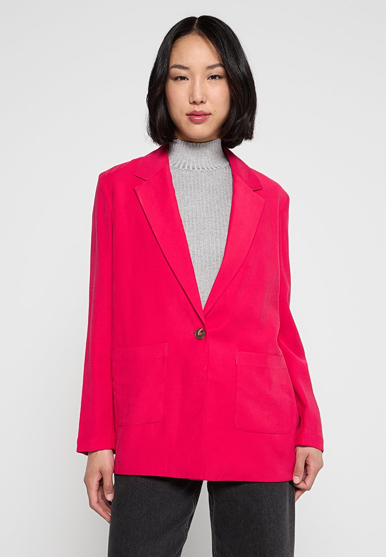 DKNY Blazer Media 1