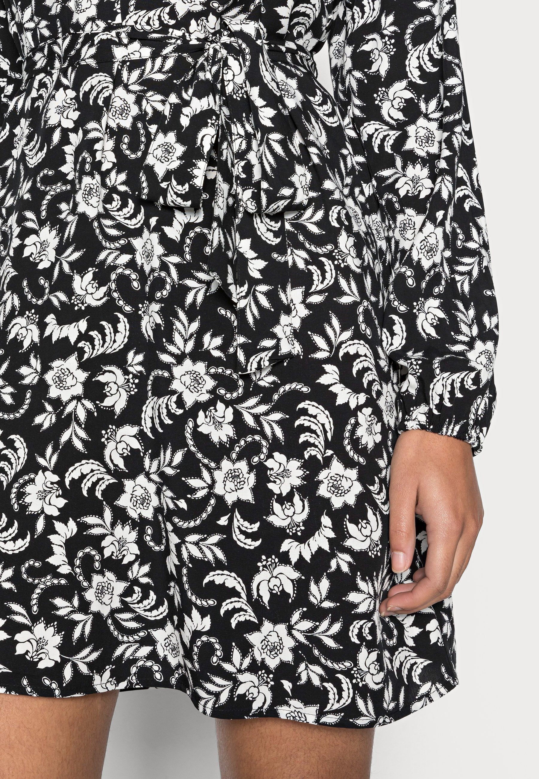 GAP PARTY TIE WAIST DRESS