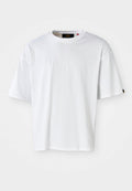 Weißes T-Shirt mit kurzen Ärmeln aus Baumwolle. Verfügt über einen Rundhalsausschnitt, eine lockere Passform und ein dezentes, geprägtes Logo auf der Vorderseite.