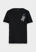 Schwarzes Baumwoll-T-Shirt mit einem weißen Löwengrafik auf der linken Brustseite. Standard-Rundhalsausschnitt mit kurzen Ärmeln.