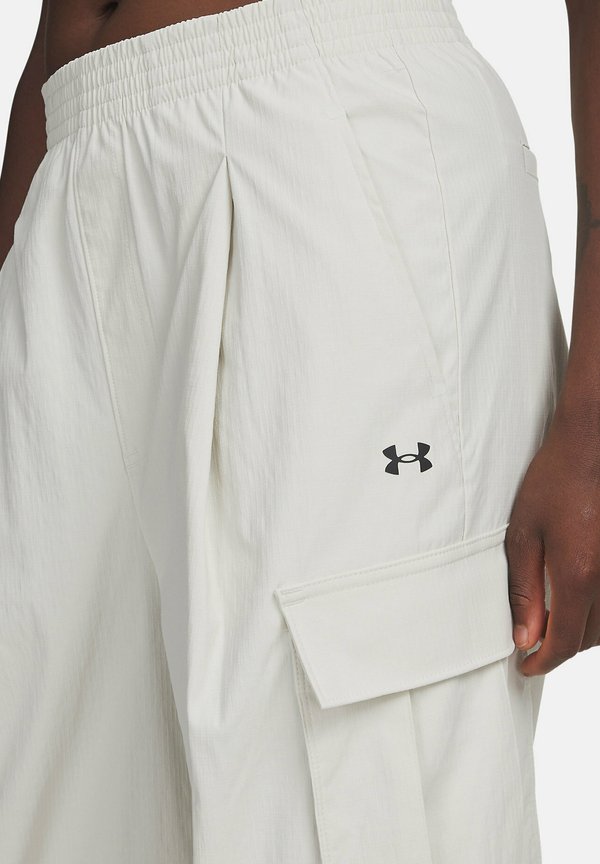 Under Armour Unstoppable woven ripstop