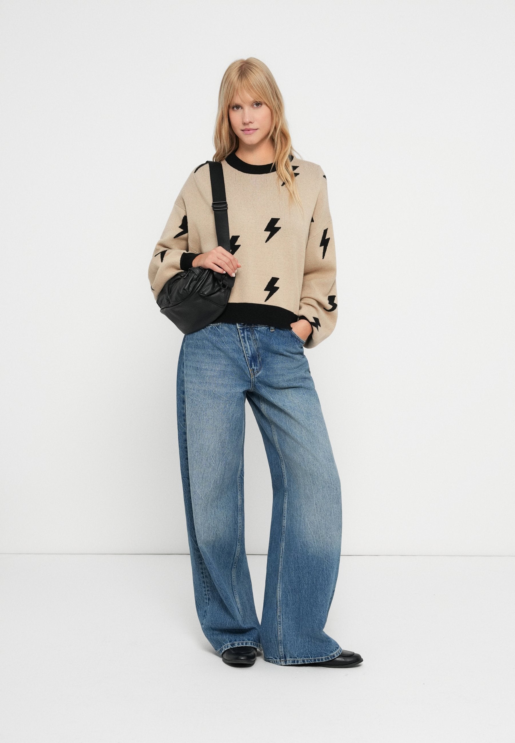 Noisy May NMCHARLOTT L/S O-NECK KNIT FWD NOOS