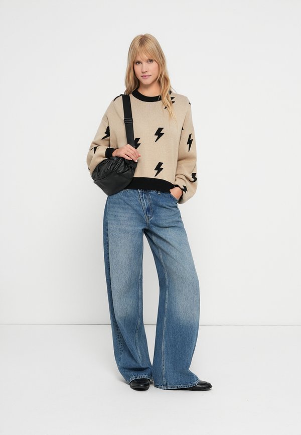 Noisy May NMCHARLOTT L/S O-NECK KNIT FWD NOOS
