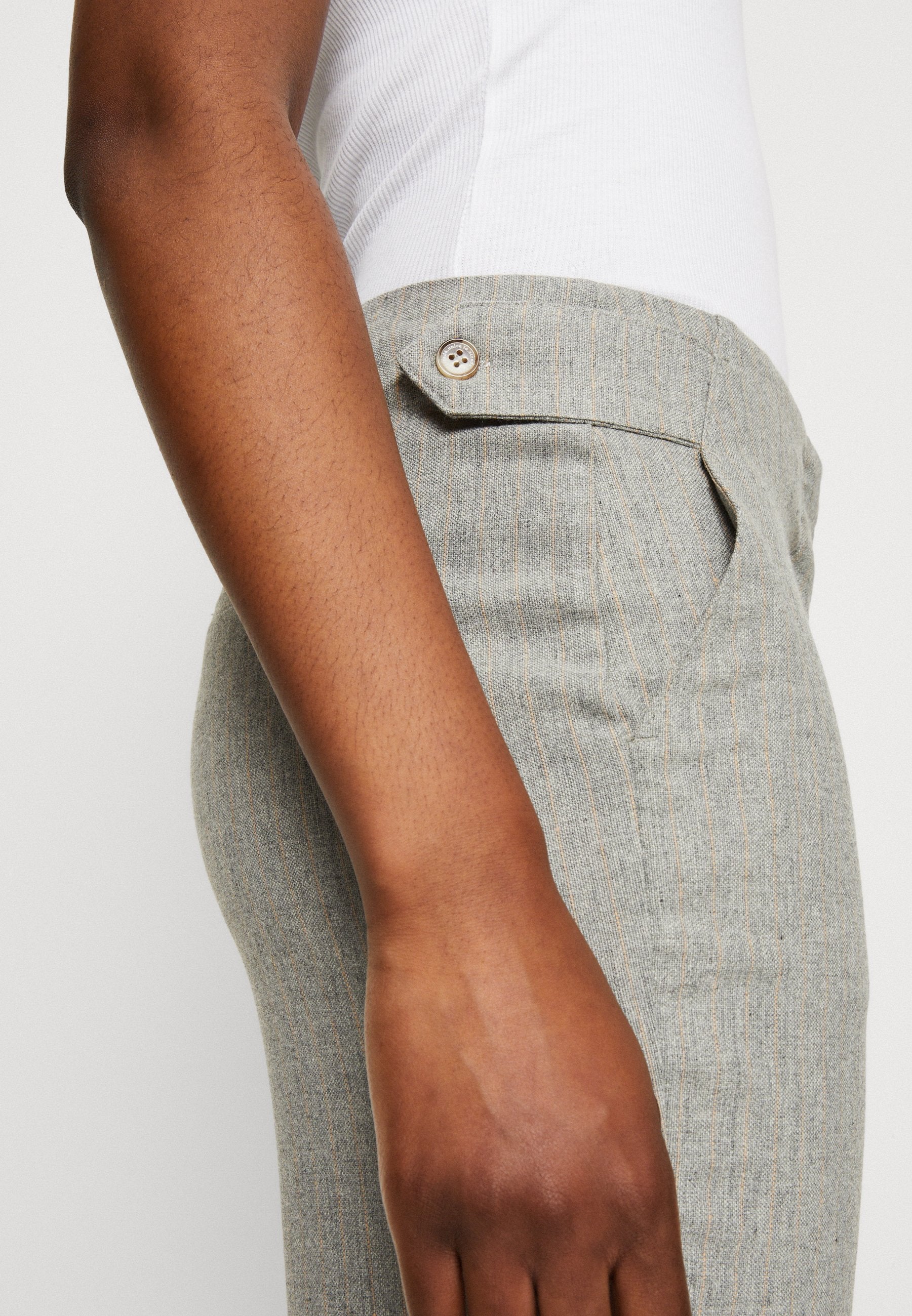 La Strada Unica PENNY PIN STRIPED ANCLE PANT