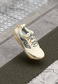 New Balance NITREL V6 - Trail running shoes - beige/orange