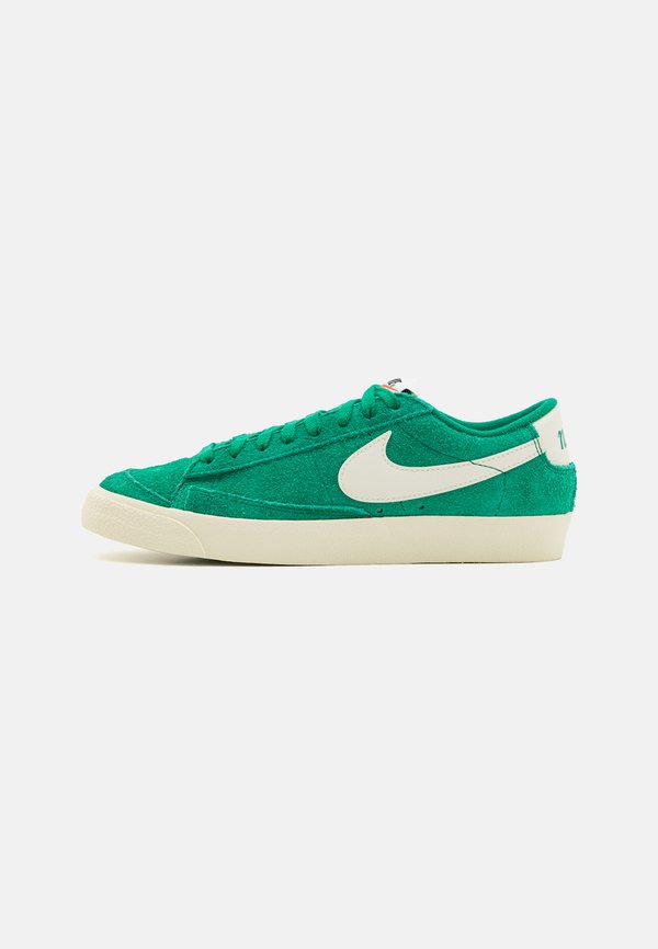 Nike Sportswear BLAZER LOW 77 VINTAGE - Trainers - malachite/pale ivory/coconut milk/team orange