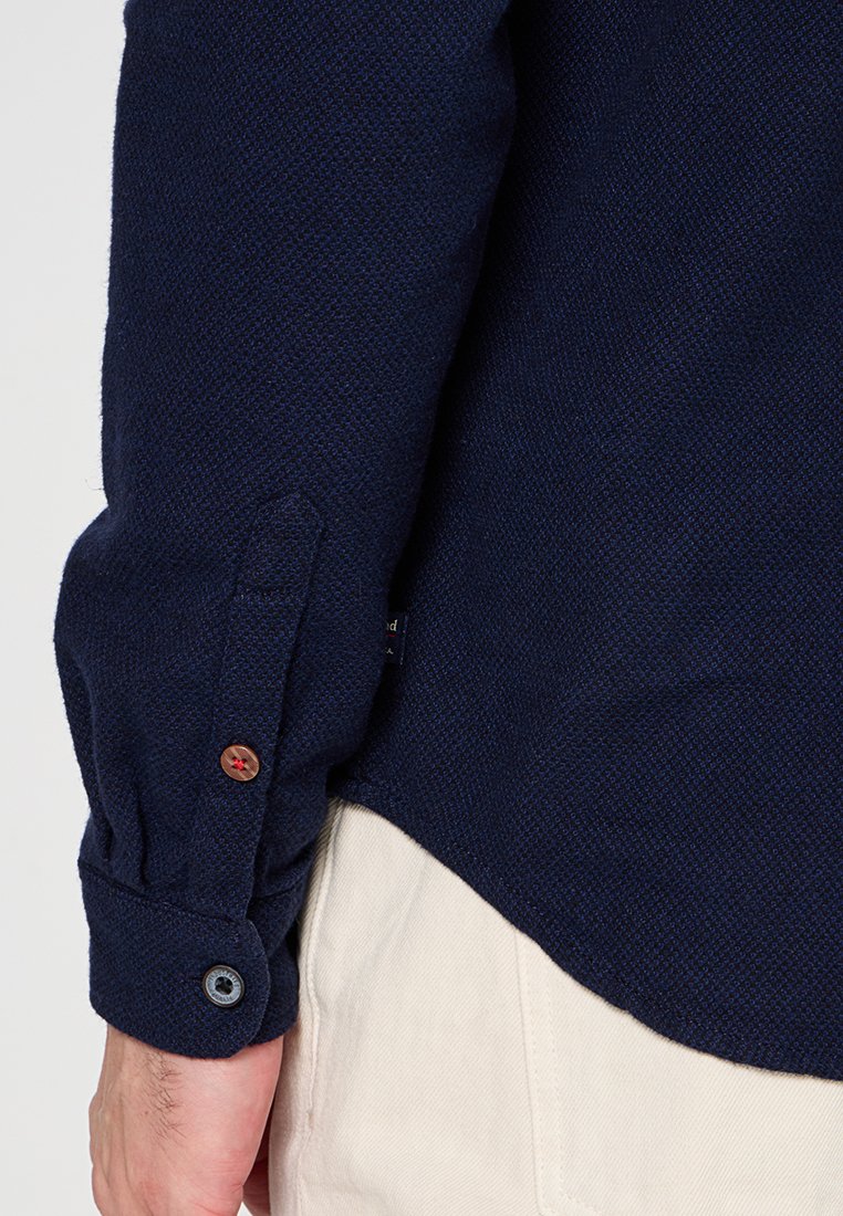 Petrol Industries SLIM FIT