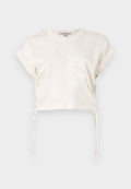 Cremefarbene Cropped-Top aus glattem Stoff, mit rundem Ausschnitt, kurzen Ärmeln und verstellbaren Seitenbändern. Einfaches, klares Design.