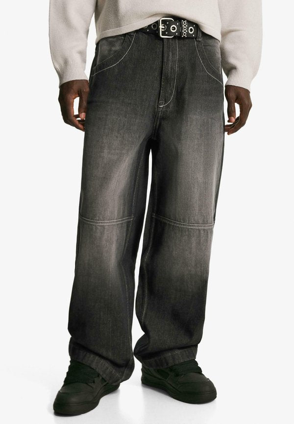 Bershka SUPER - BAGGY - Relaxed fit jeans - black