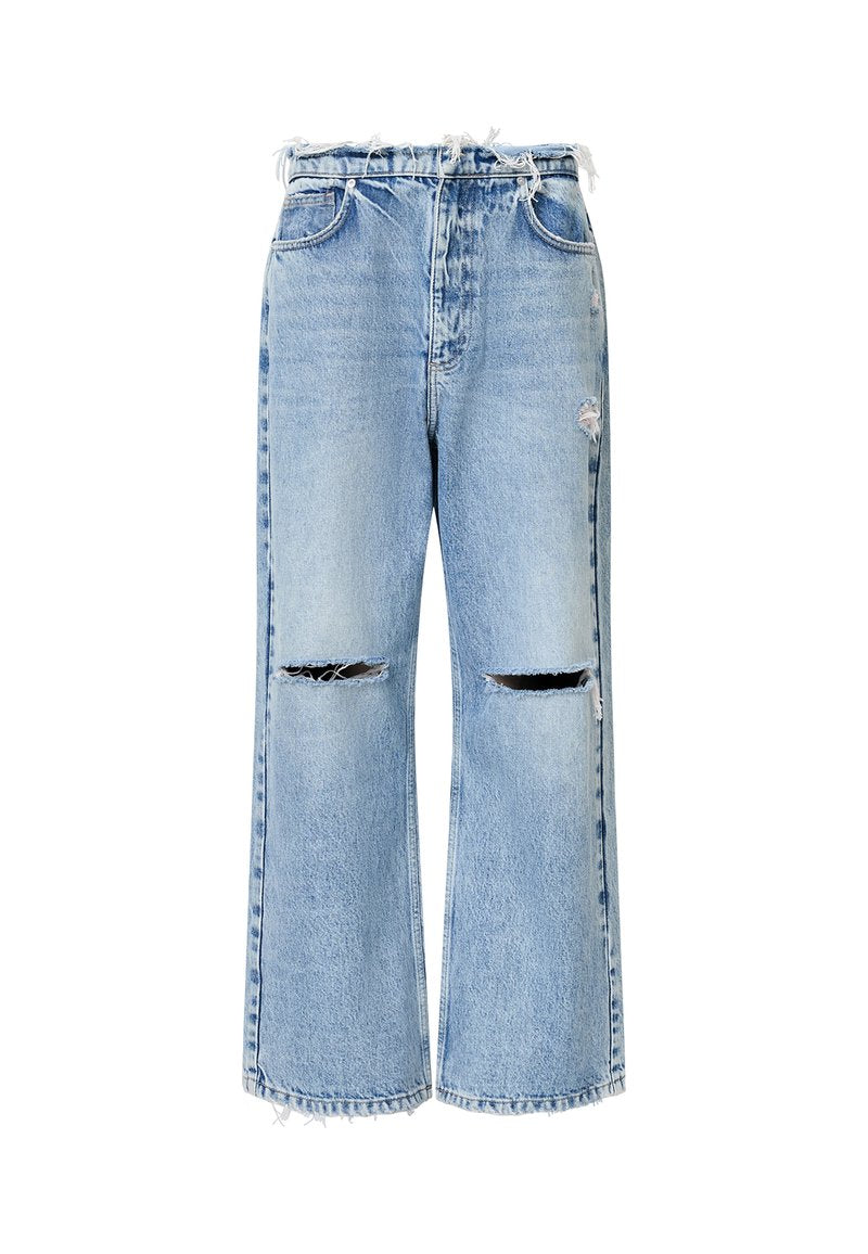 Helleblaue Denim-Jeans mit weitem Bein, fransigem Saum und zwei aufgerissenen Knieöffnungen, ausgestattet mit einem klassischen Fünf-Taschen-Design.