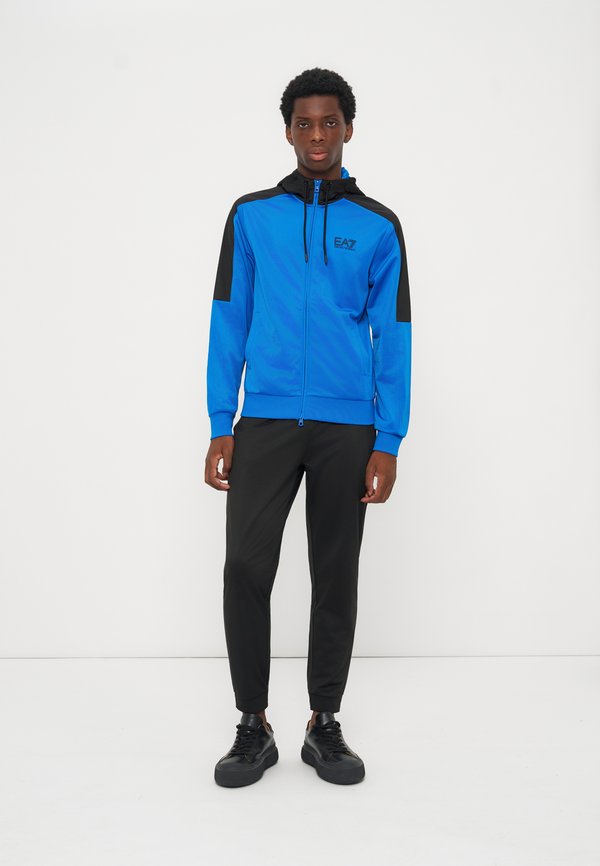 EA7 Emporio Armani