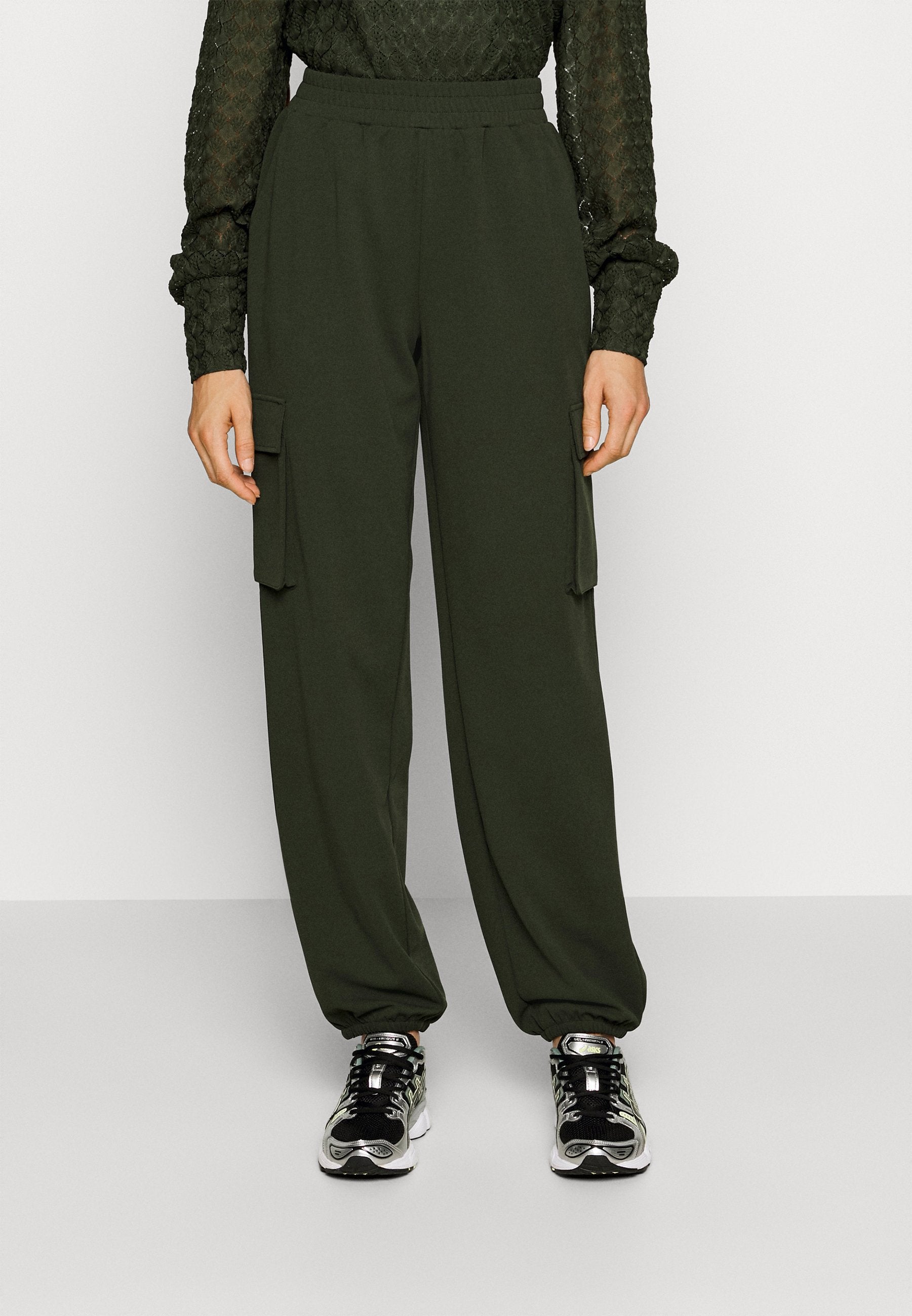 ONLOLA PANT  Media 3