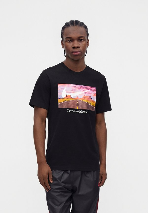 Nike Sportswear CLUB TEE PHOTO - Print T-shirt - black