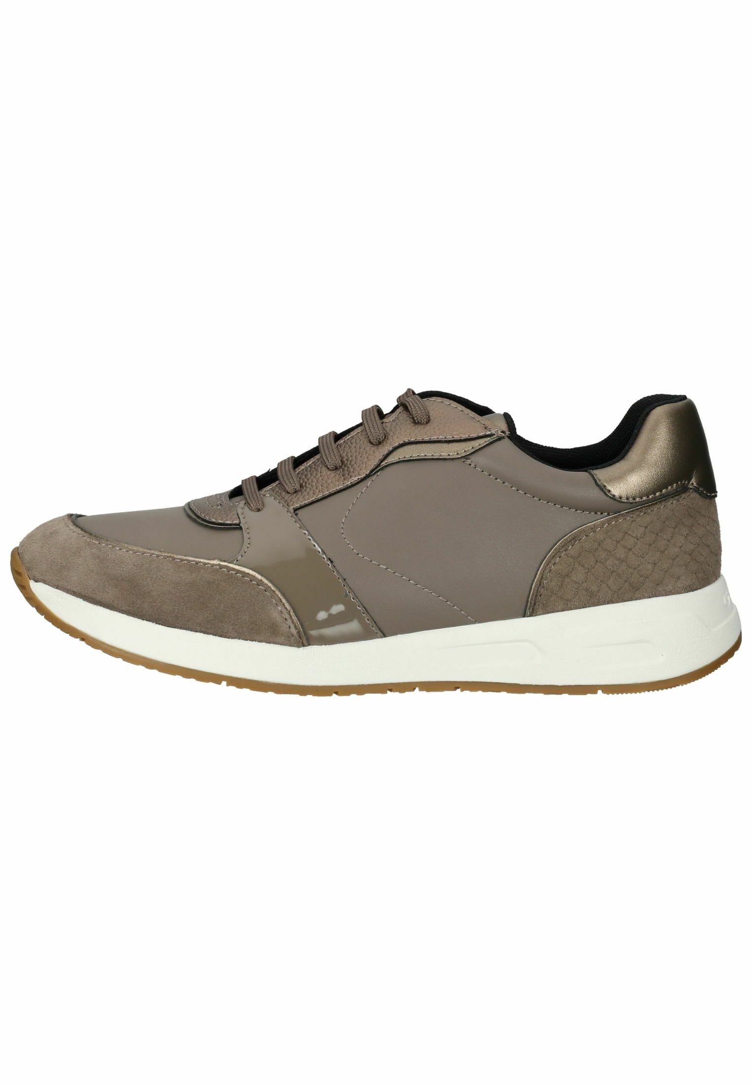 Grauer Sportschuh mit Obermaterial aus Wildleder und Synthetik, strukturierten Akzenten, runder Zehenpartie, kontrastierender weißer Laufsohle und brauner Gummisohle.