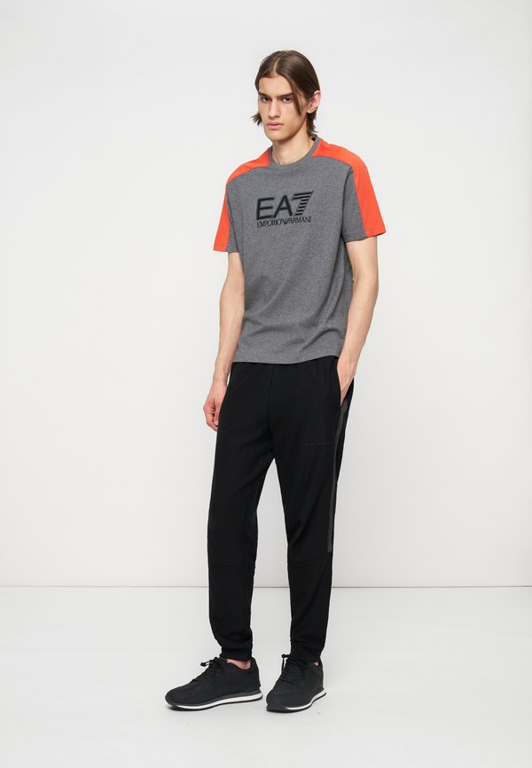 EA7 Emporio Armani