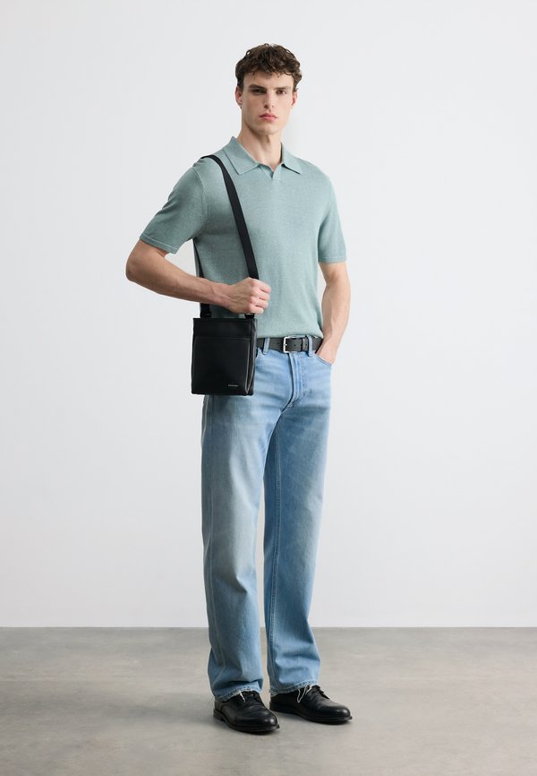 Calvin Klein JOHNNY