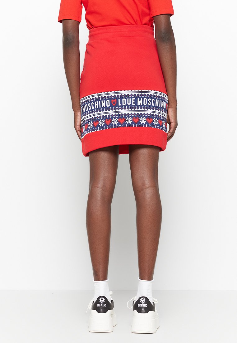 Love Moschino