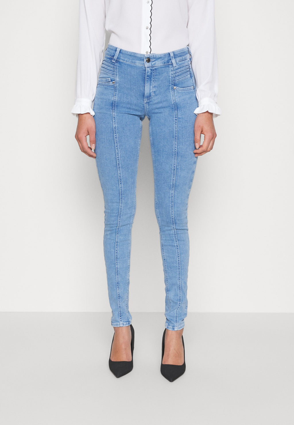 ONLBLUSH MID WAIST PLEAT BIKER Media 3