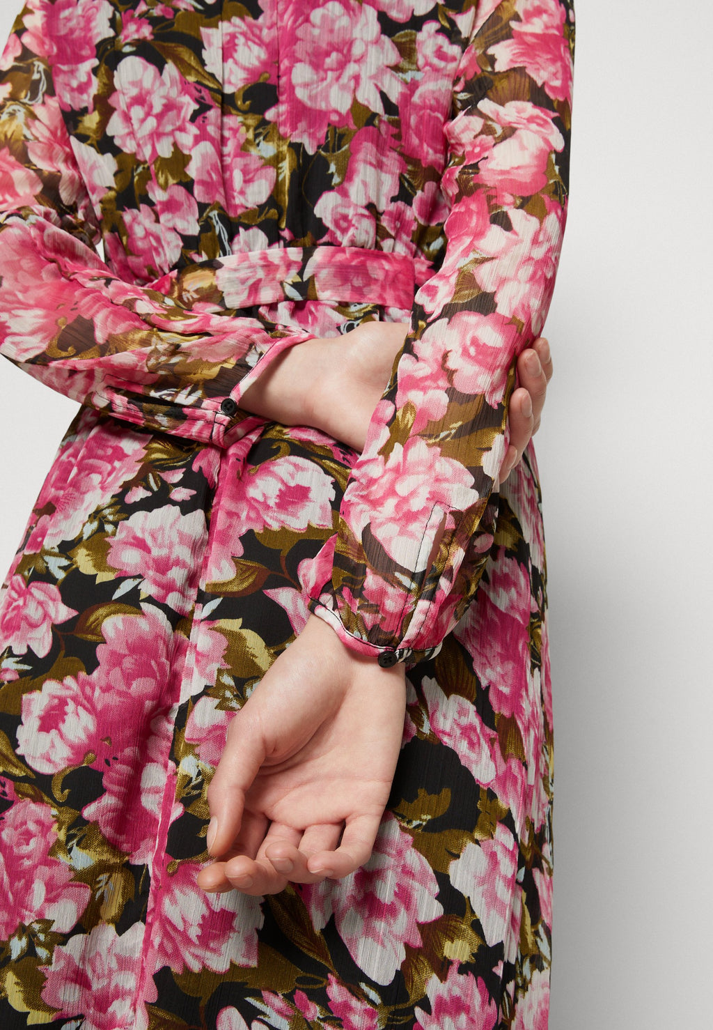 ONLSAGA V NECK BUTTON DRESS Media 6