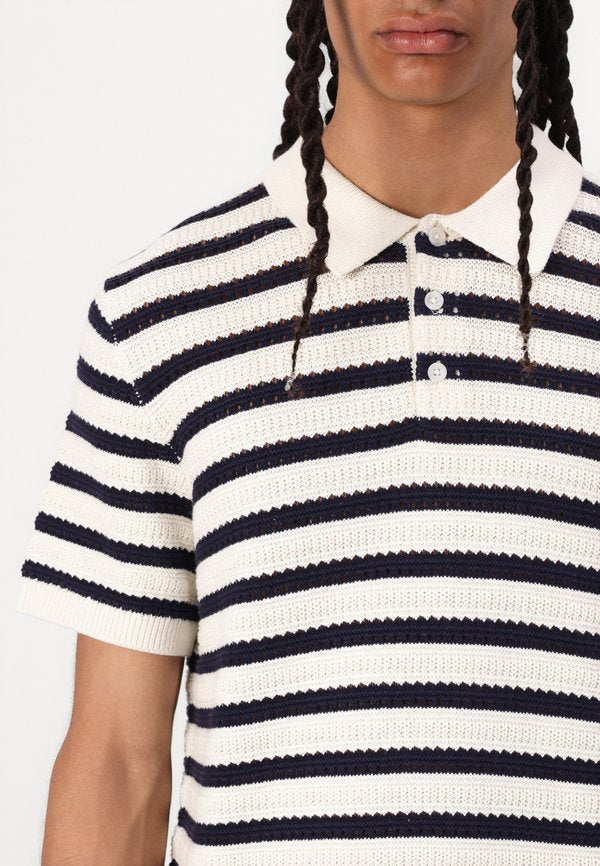 GAP STRIPE