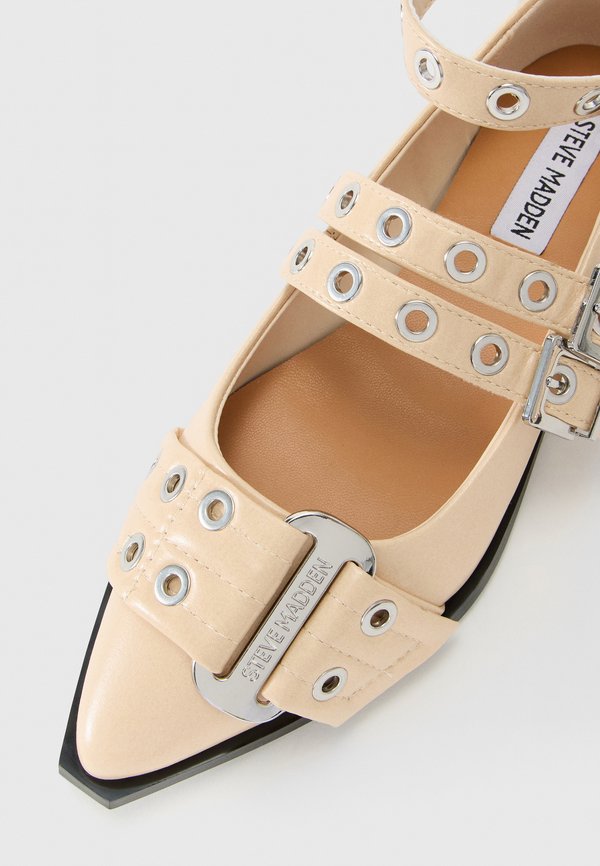Steve Madden GRANDER