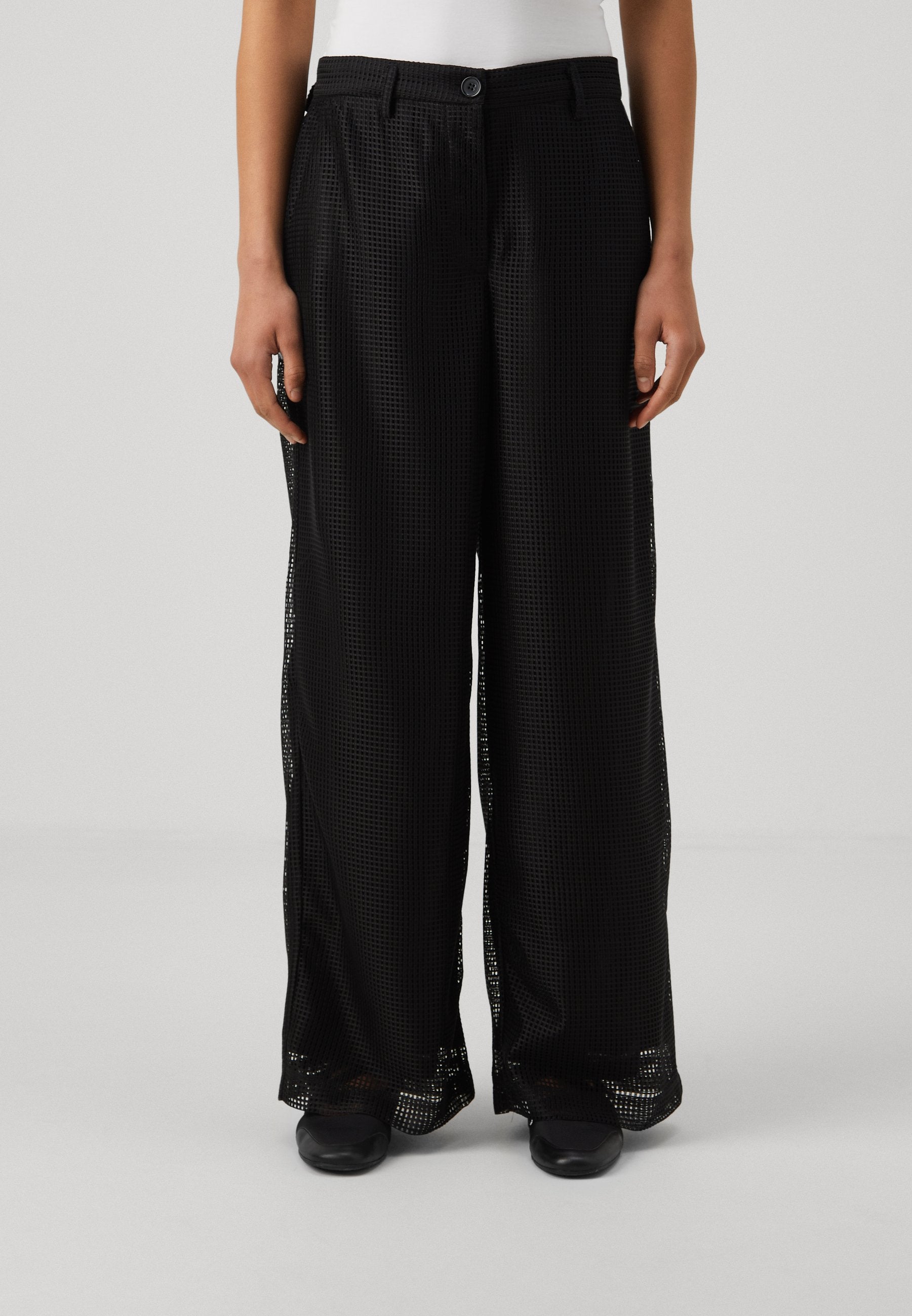 ONLKADA PANTS Media 3