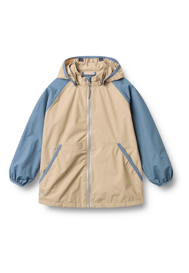 Leichte, beige Jacke mit blauen Ärmeln, einer Kapuze und einem Frontreißverschluss. Mit Seitentaschen und elastischen Bündchen für eine gute Passform.