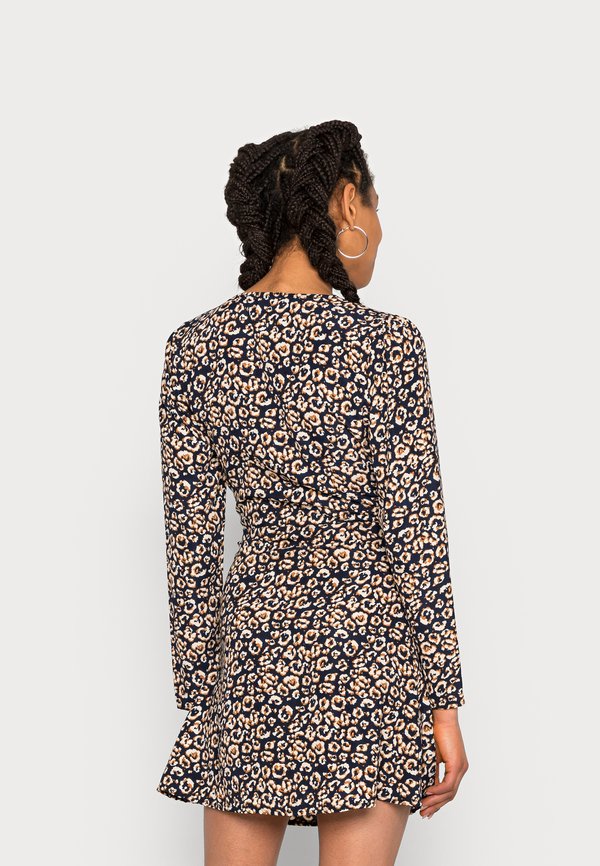 Missguided HALF BUTTON TEA DRESS ANIMAL