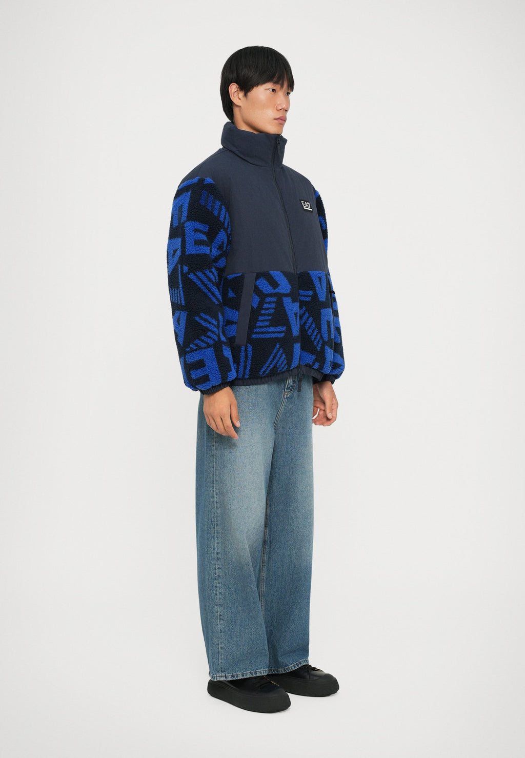 MOUNTAIN JACKET LOGO Media 5