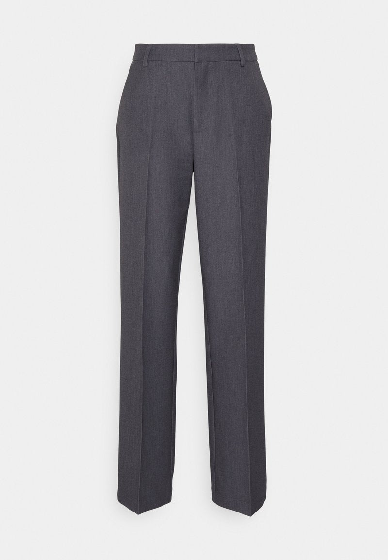 Maßgeschneiderte graue Hose aus einem Stoff mit subtiler Struktur, mit geradem Bein und Bügelfalten an der Vorderseite.