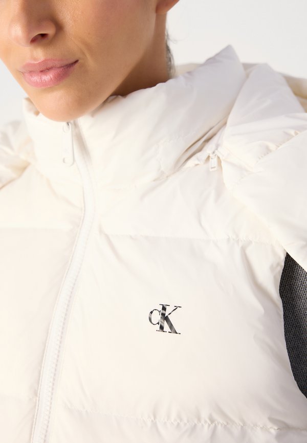 Calvin Klein Jeans ESSENTIAL MIDWEIGHT PUFFER VEST