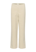 Helle beige, kurze Hose aus einem weichen, strukturierten Stoff, mit einem glatten Bund und weitem Bein für zusätzlichen Komfort.
