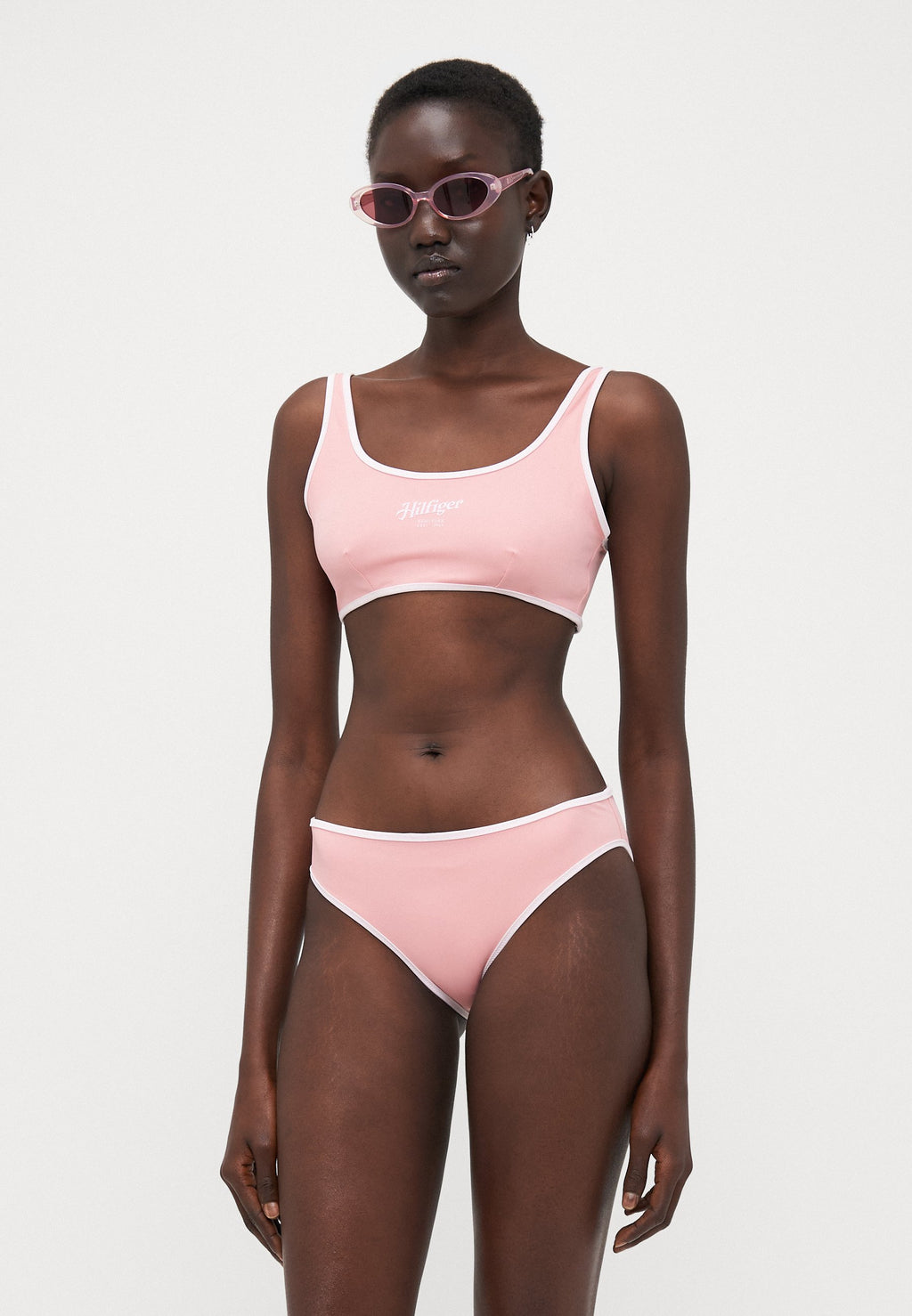 ESSENTIALS BRALETTE LOGO Media 2