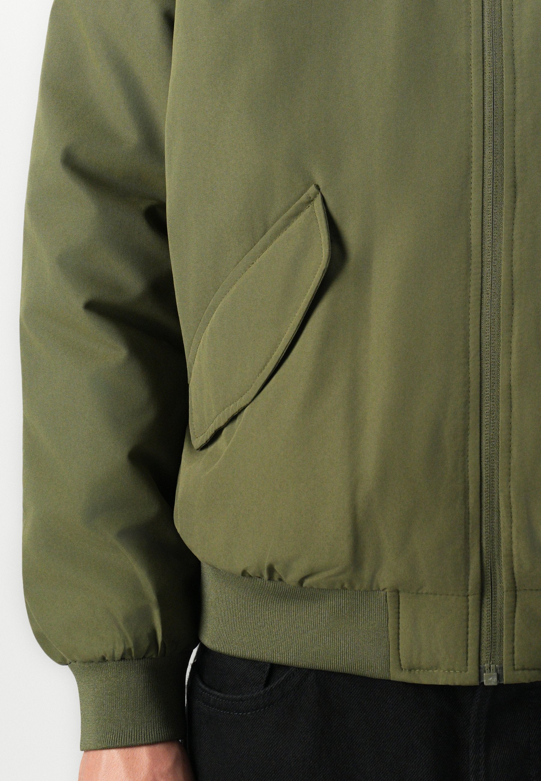 ONSRUSSEL PADDED BOMBER Media 6