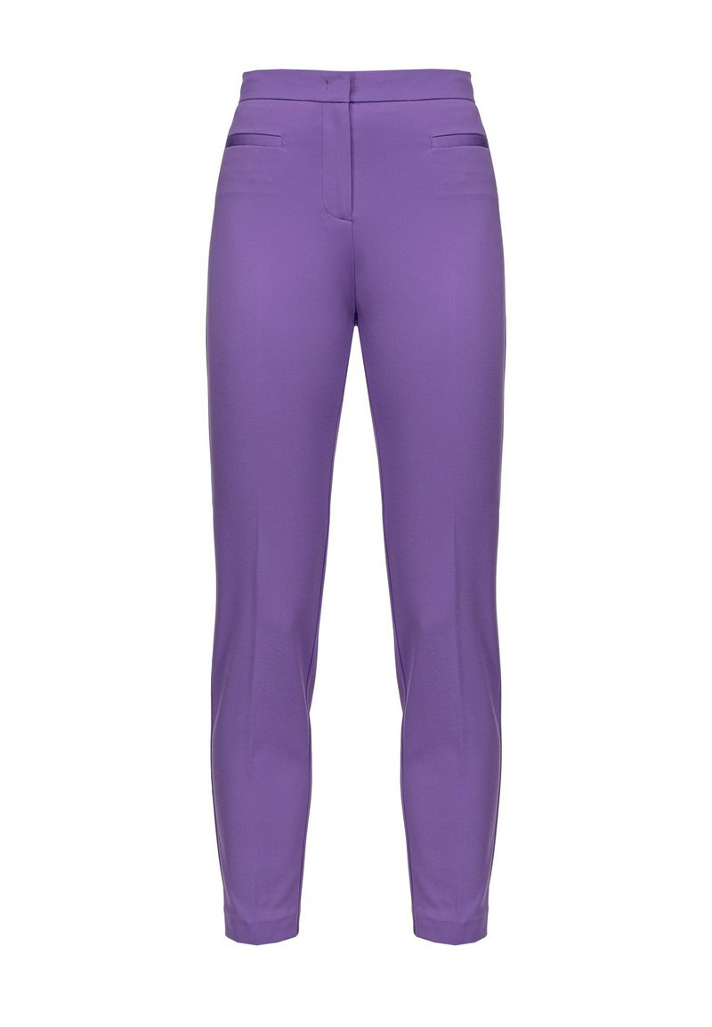 Lila Slim-Fit-Hosen mit glatter Textur, flachem Frontschnitt, zwei Taschen an den Seiten und einem schmal zulaufenden Bein.