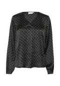 Schwarze Satinbluse mit V-Ausschnitt und langen Ärmeln. Verfügt über weiße Polka-Dots, einen subtilen Glanz und eine lockere Passform.