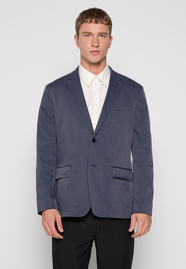 Calvin Klein YAGI