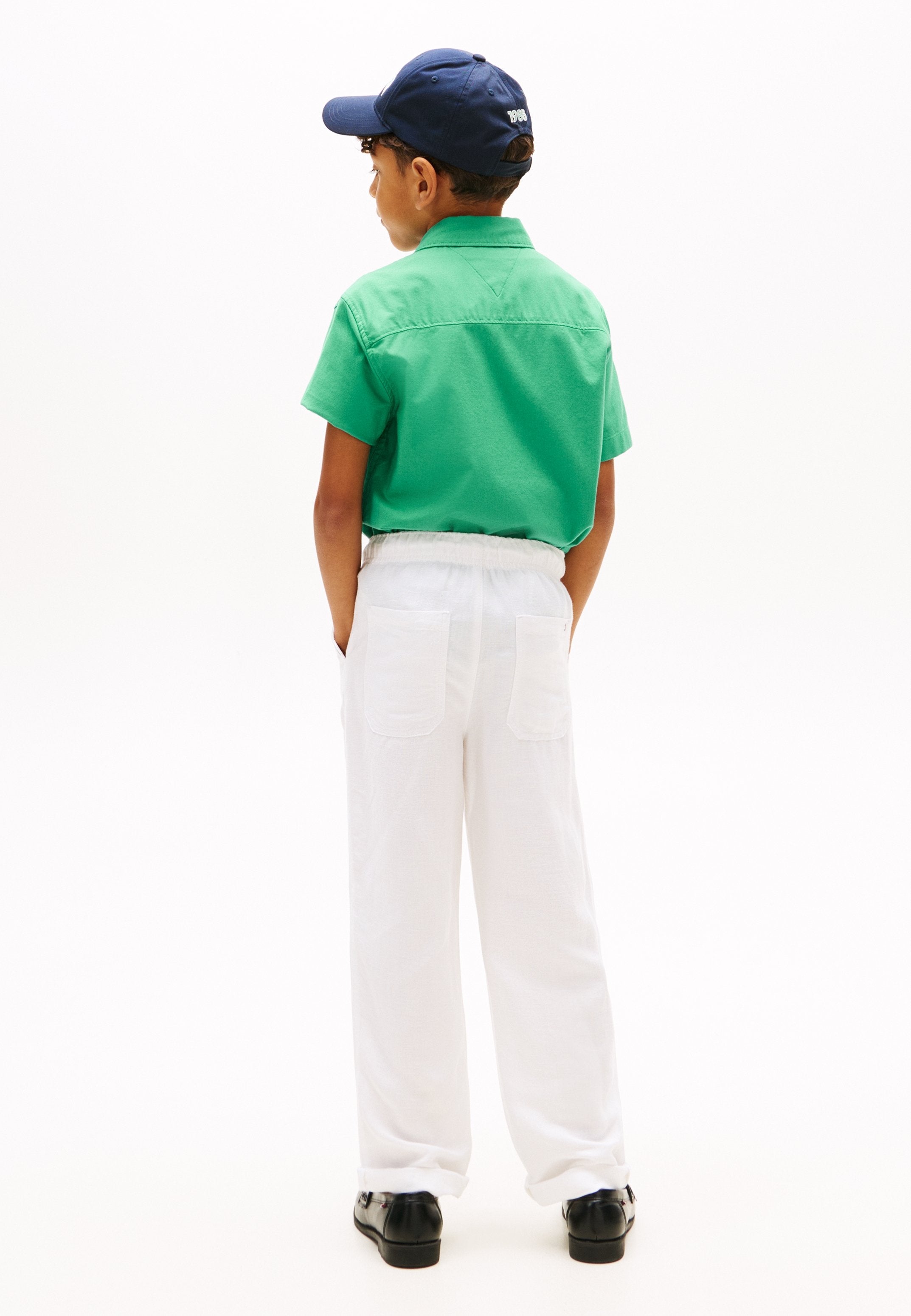 SIGNATURE RELAXED LINEN BLEND TROUSERS Media 4